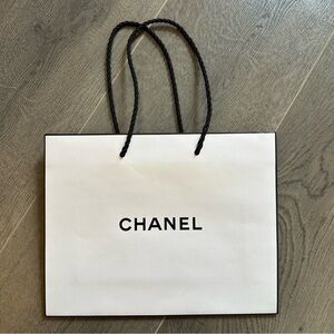Chanel Beauty white medium gift bag
